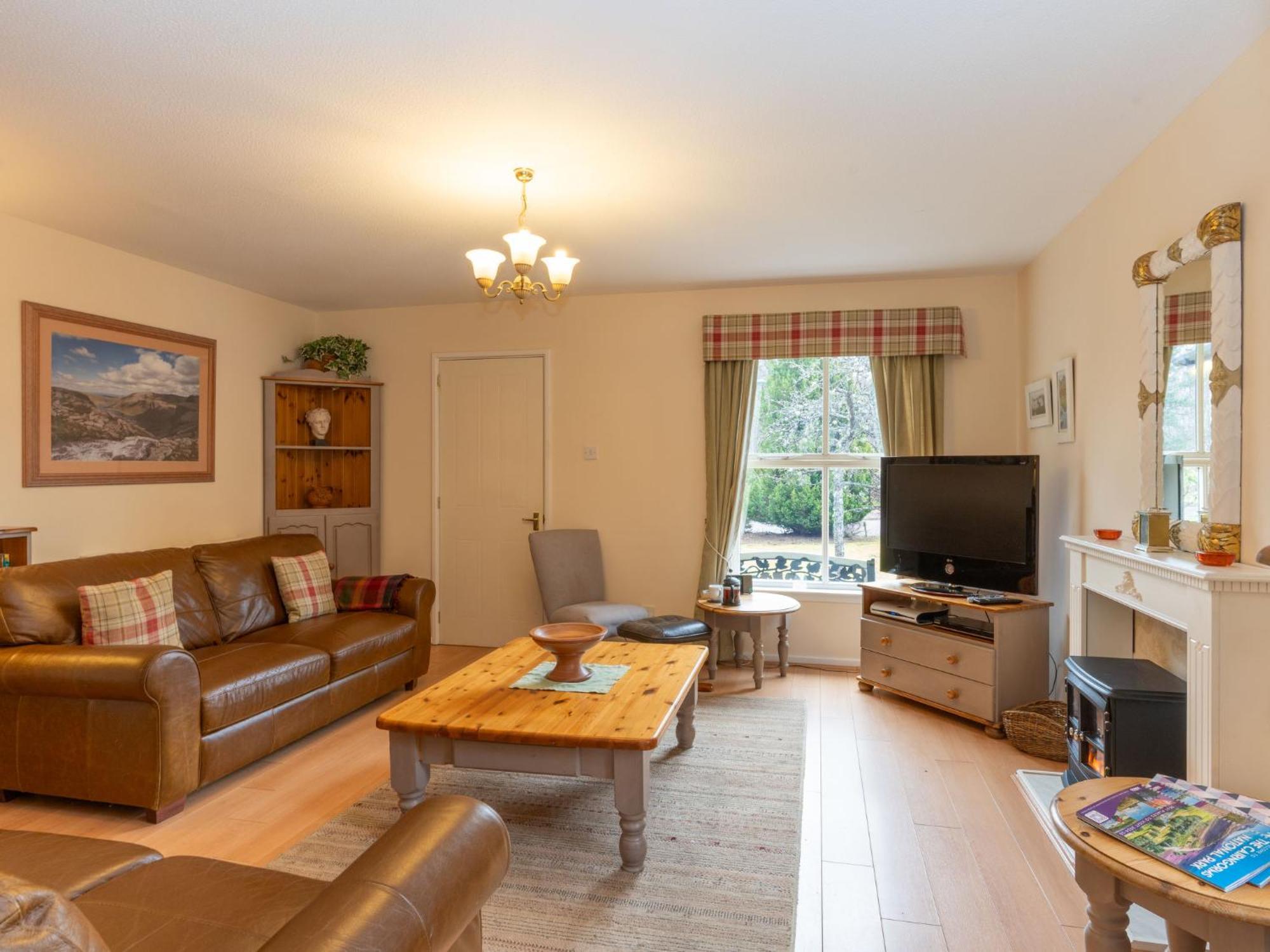 Holiday Home Falcon Lodge By Interhome Aviemore Exterior foto