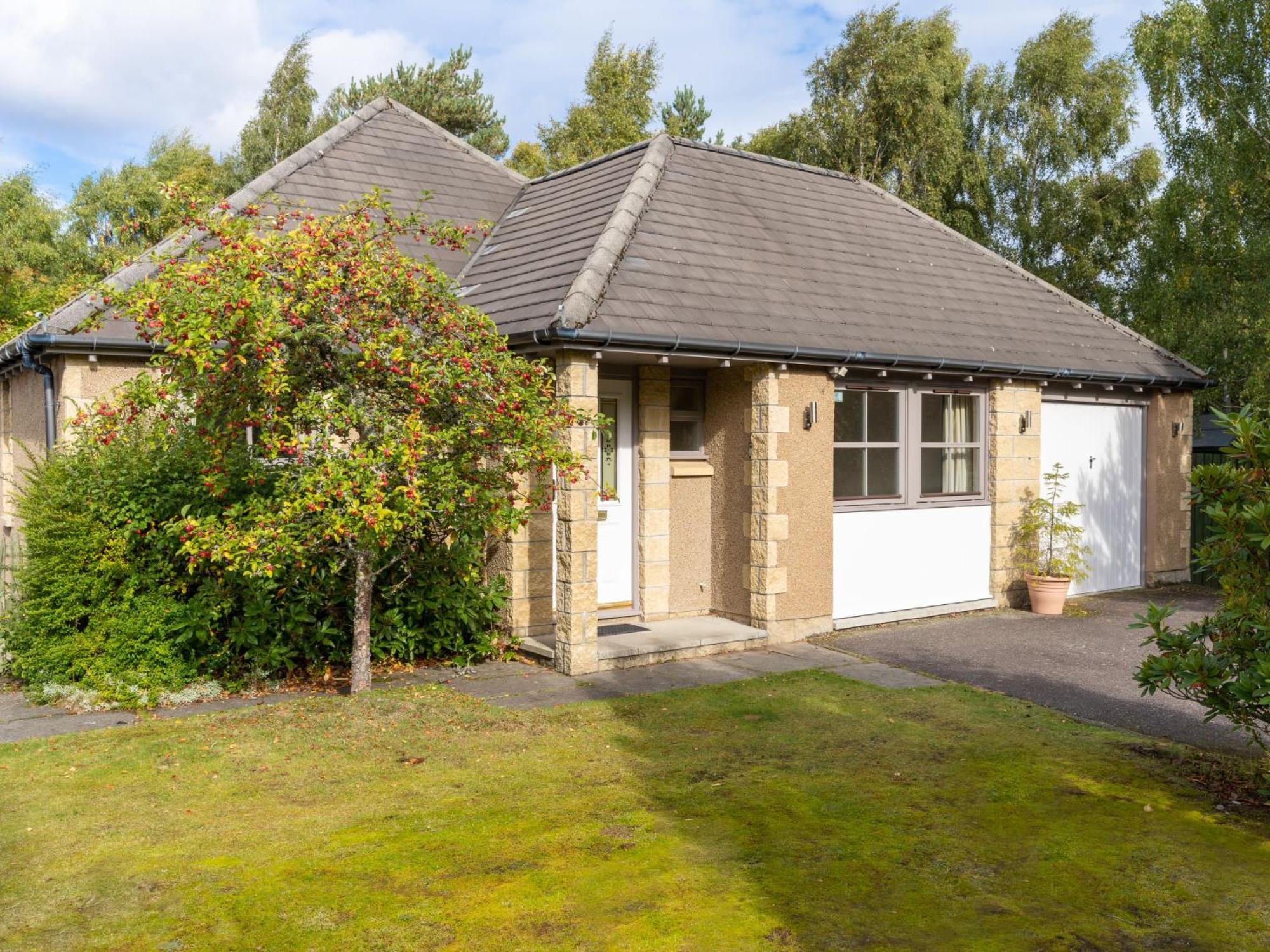 Holiday Home Falcon Lodge By Interhome Aviemore Exterior foto