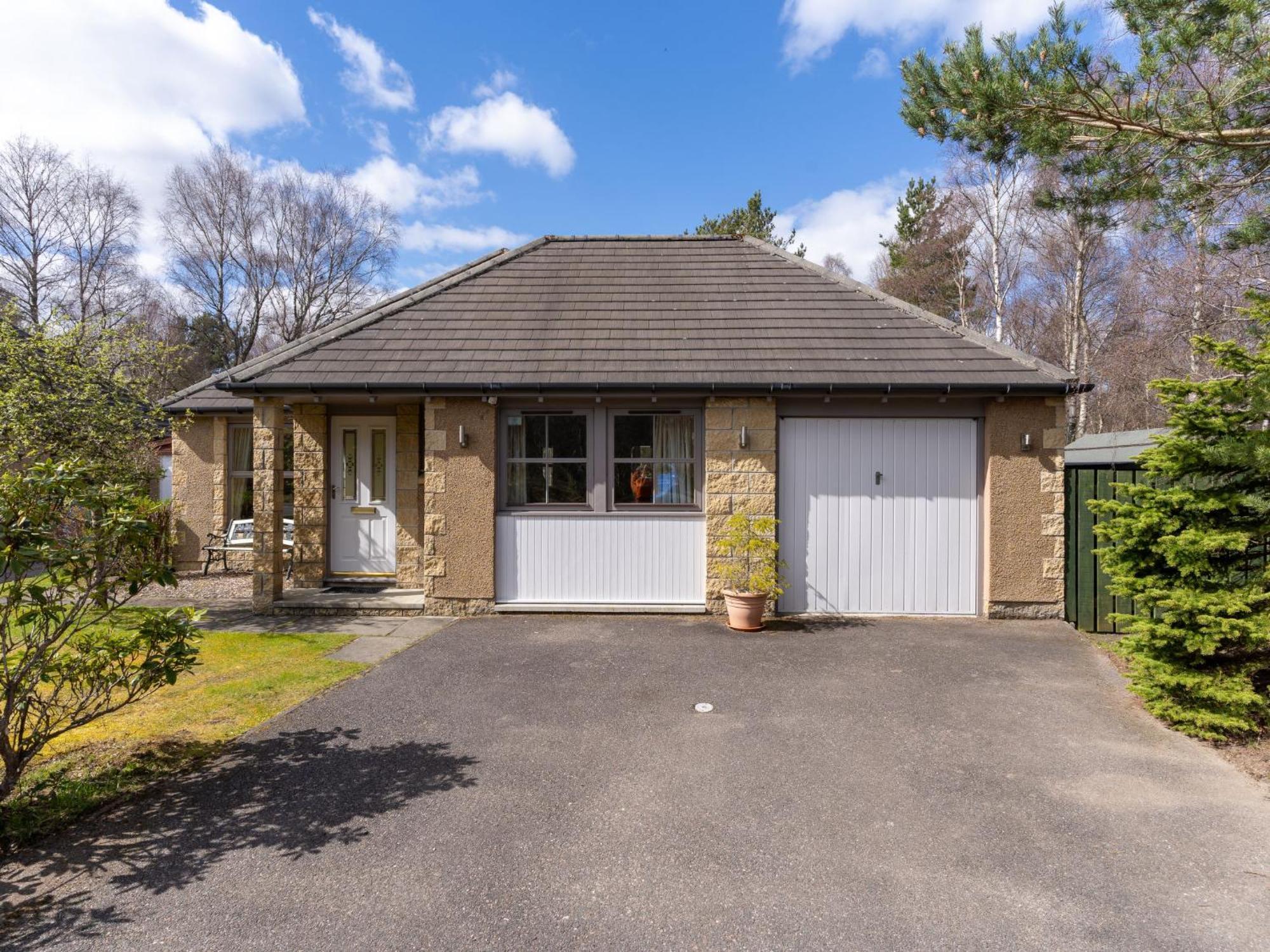 Holiday Home Falcon Lodge By Interhome Aviemore Exterior foto